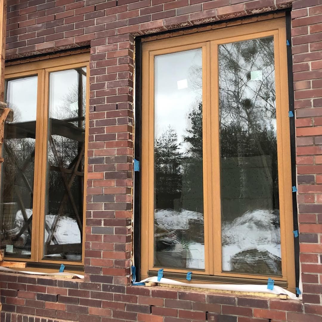 Пример работы: окна в кирпичной стене