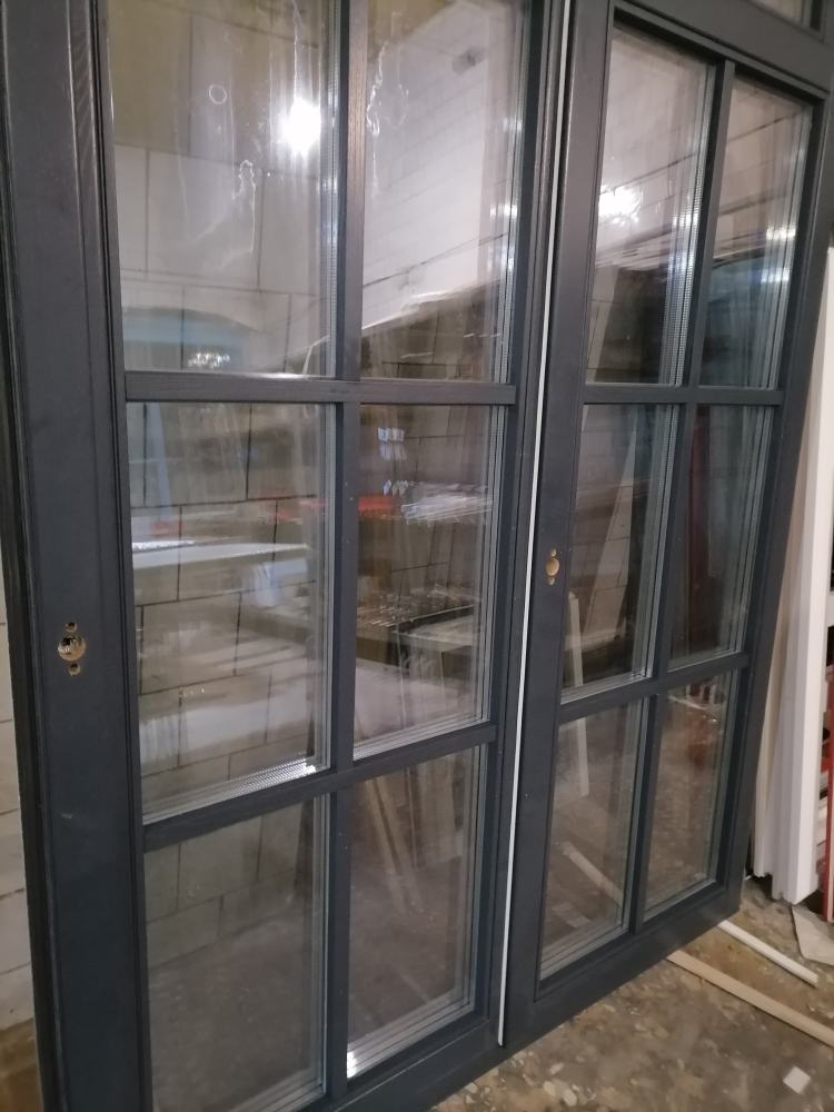 Пример работы: окна антрацит с деревянным дуплексом